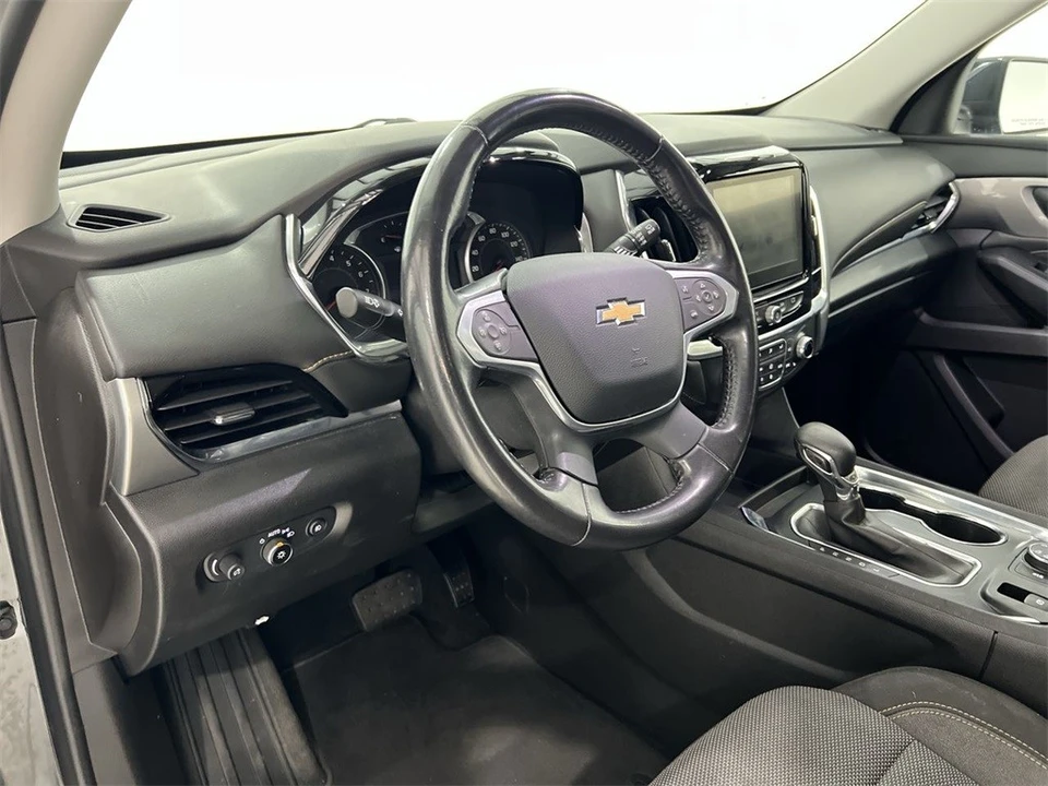 2021 Chevrolet Traverse - Image 10 of 21