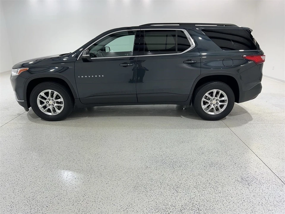 2021 Chevrolet Traverse - Image 2 of 12