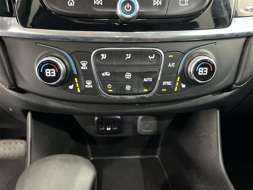 2021 Chevrolet Traverse - Image 17 of 21