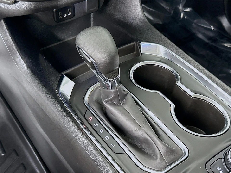2021 Chevrolet Traverse - Image 16 of 21