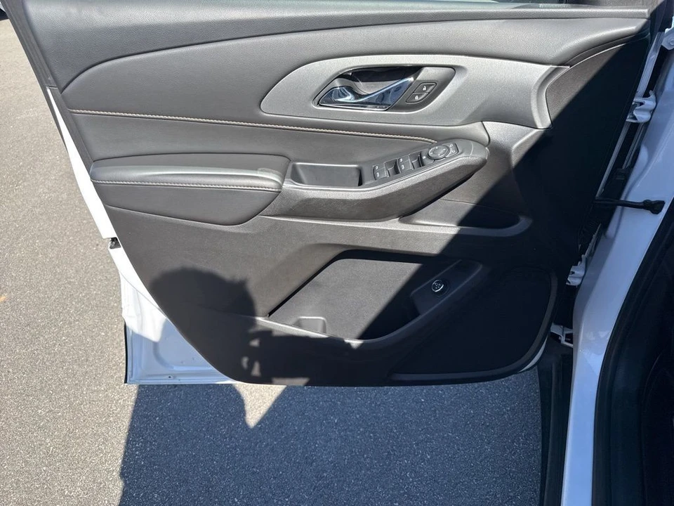 2021 Chevrolet Traverse - Image 27 of 31
