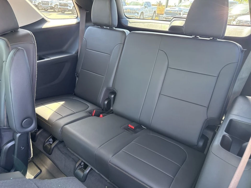 2021 Chevrolet Traverse - Image 12 of 31