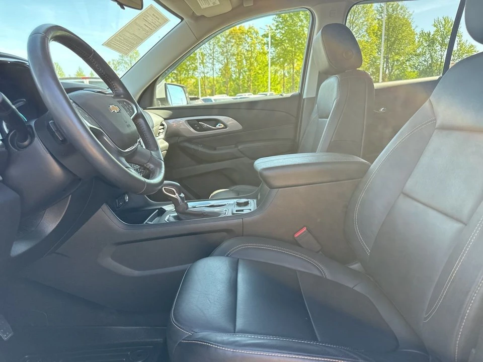 2021 Chevrolet Traverse - Image 9 of 31