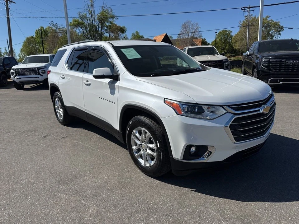 2021 Chevrolet Traverse - Image 7 of 31