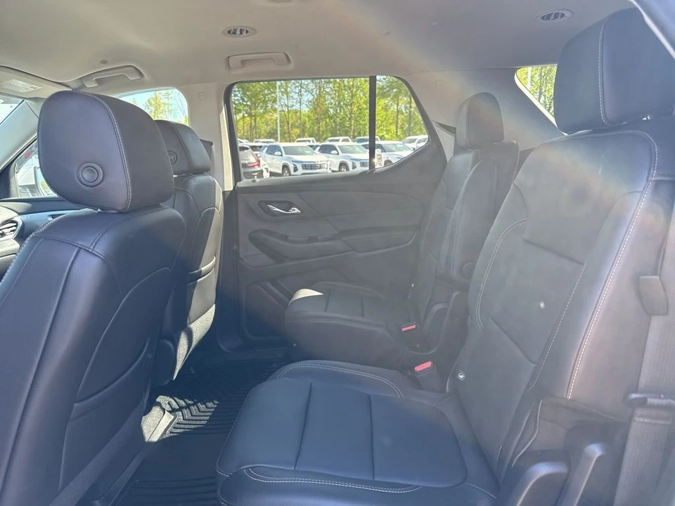 2021 Chevrolet Traverse - Image 11 of 31