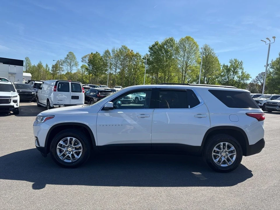 2021 Chevrolet Traverse - Image 2 of 31