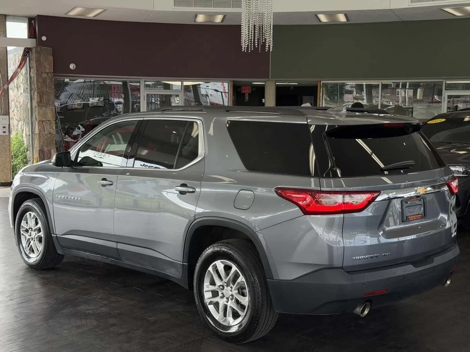 2021 Chevrolet Traverse - Image 13 of 21