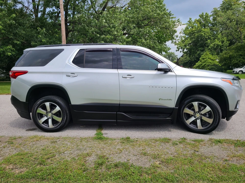 2021 Chevrolet Traverse - Image 6 of 21
