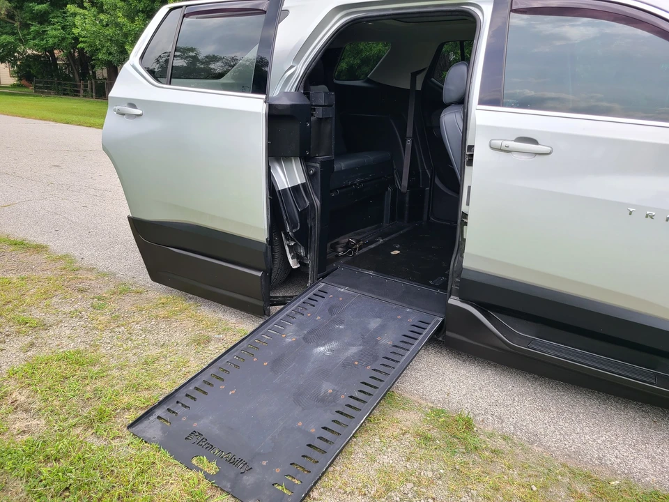 2021 Chevrolet Traverse - Image 17 of 21