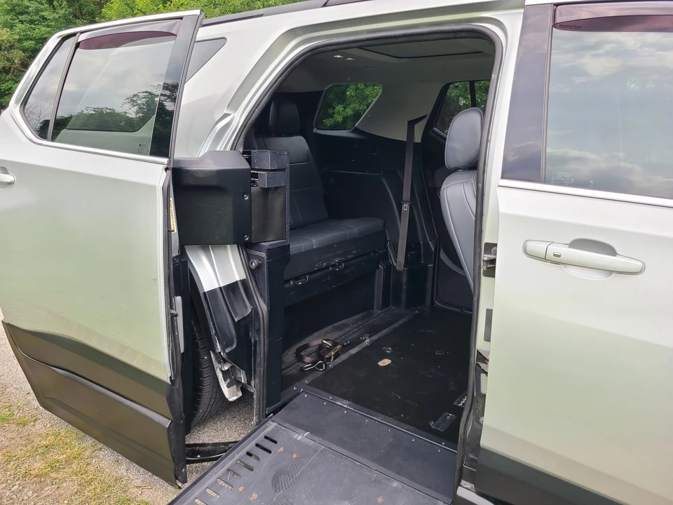 2021 Chevrolet Traverse - Image 18 of 21