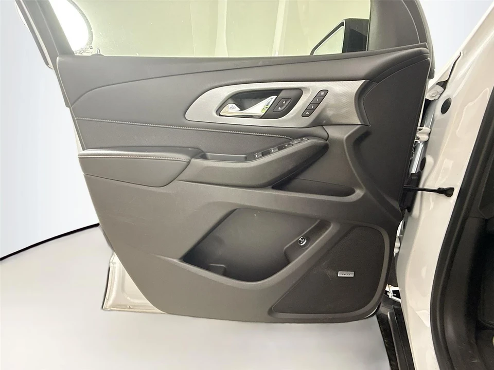2021 Chevrolet Traverse - Image 6 of 14