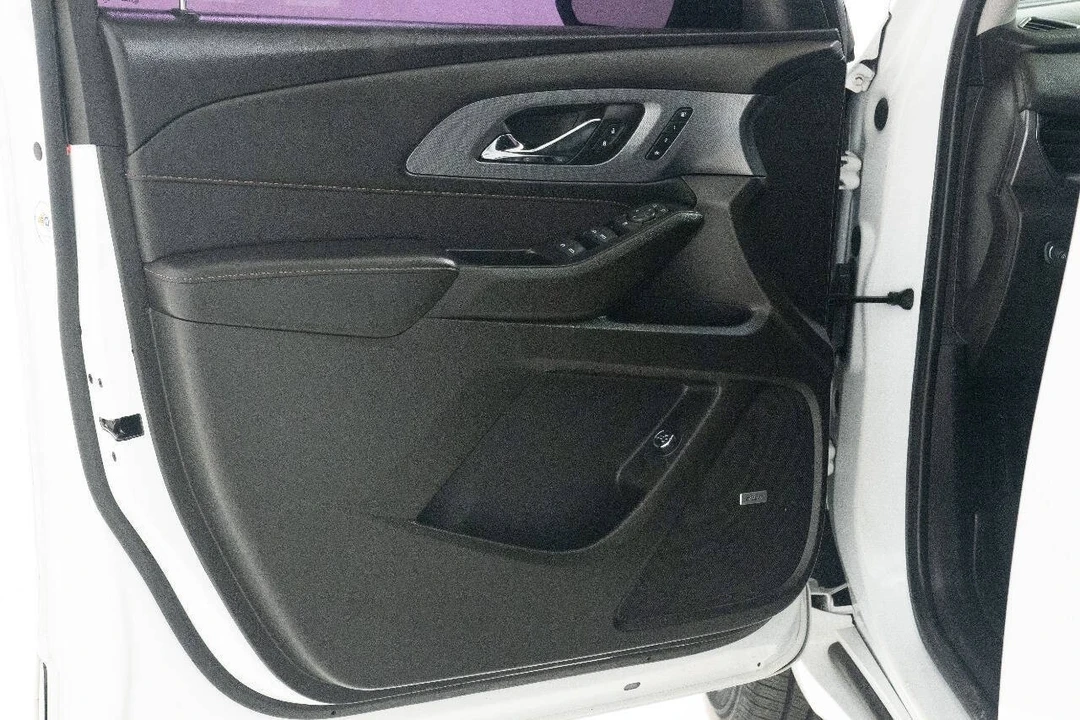 2021 Chevrolet Traverse - Image 17 of 21