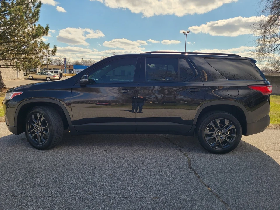2021 Chevrolet Traverse - Image 2 of 21