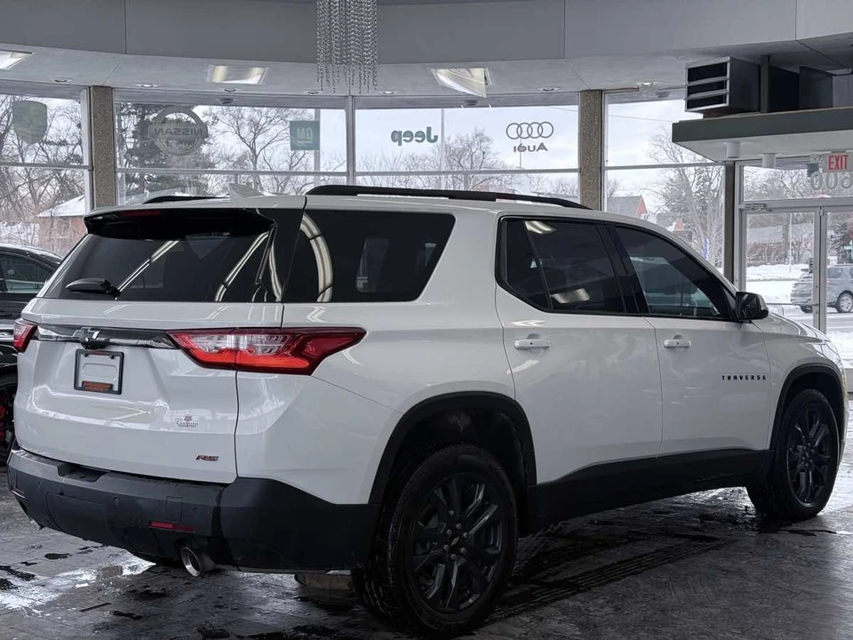 2021 Chevrolet Traverse - Image 8 of 12