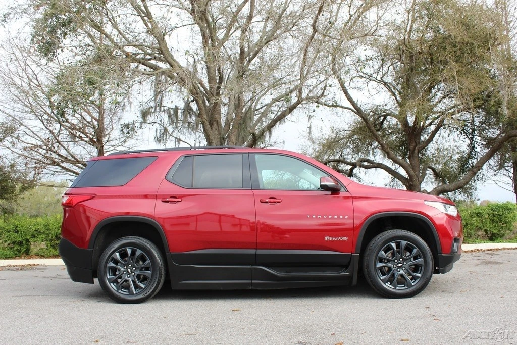 2021 Chevrolet Traverse - Image 4 of 12