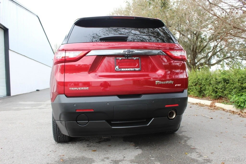 2021 Chevrolet Traverse - Image 10 of 12