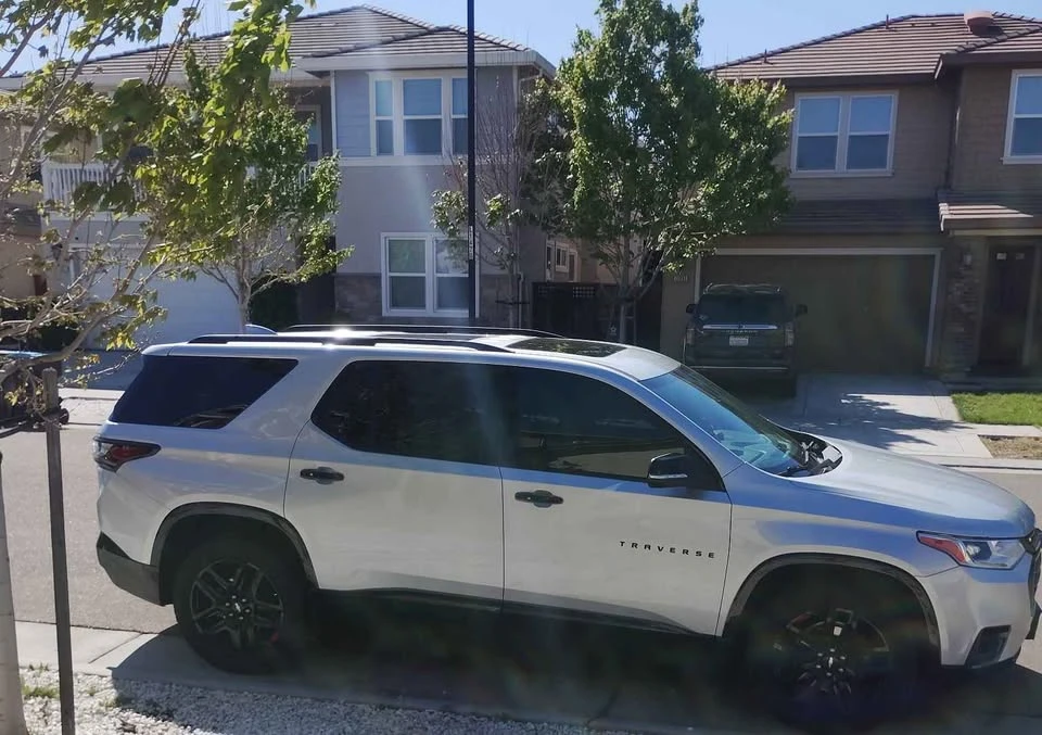 2021 Chevrolet Traverse - Image 2 of 13