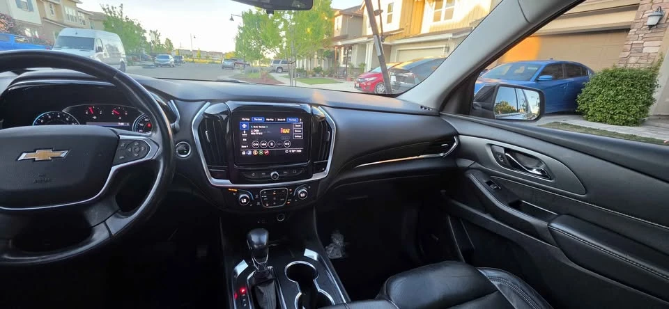 2021 Chevrolet Traverse - Image 12 of 13