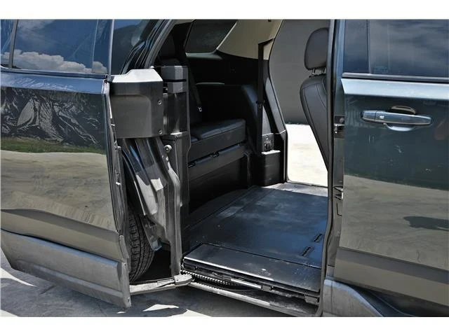 2021 Chevrolet Traverse - Image 13 of 21