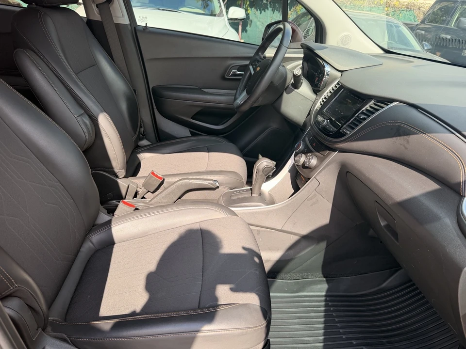 2021 Chevrolet Trax - Image 12 of 18