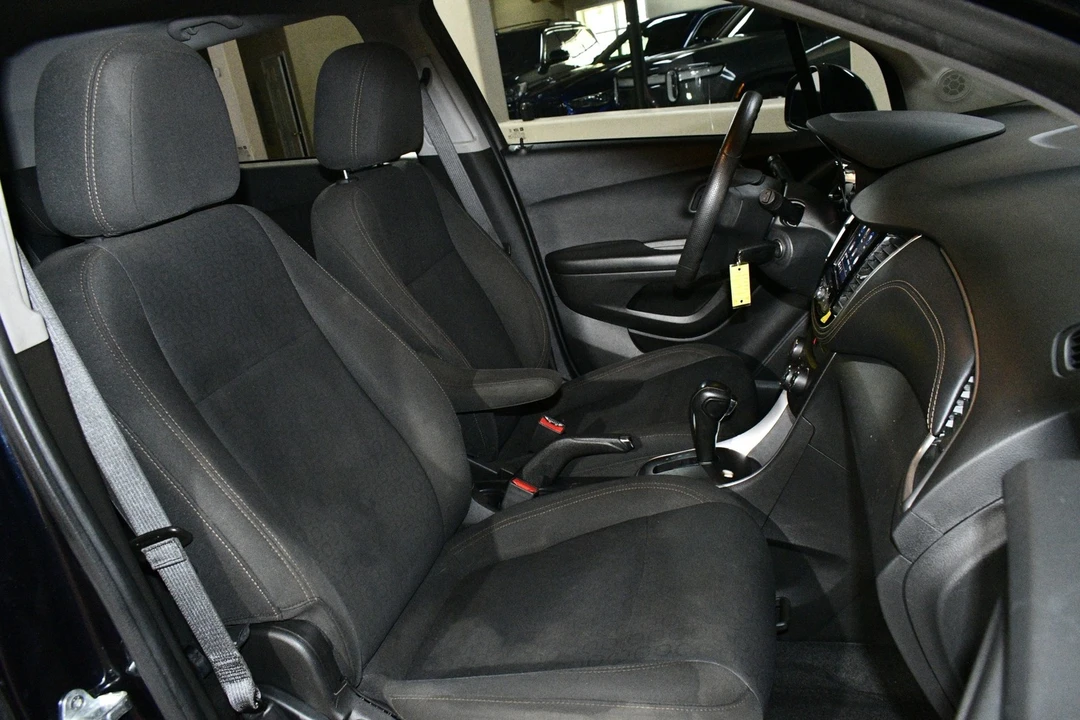 2021 Chevrolet Trax - Image 8 of 12
