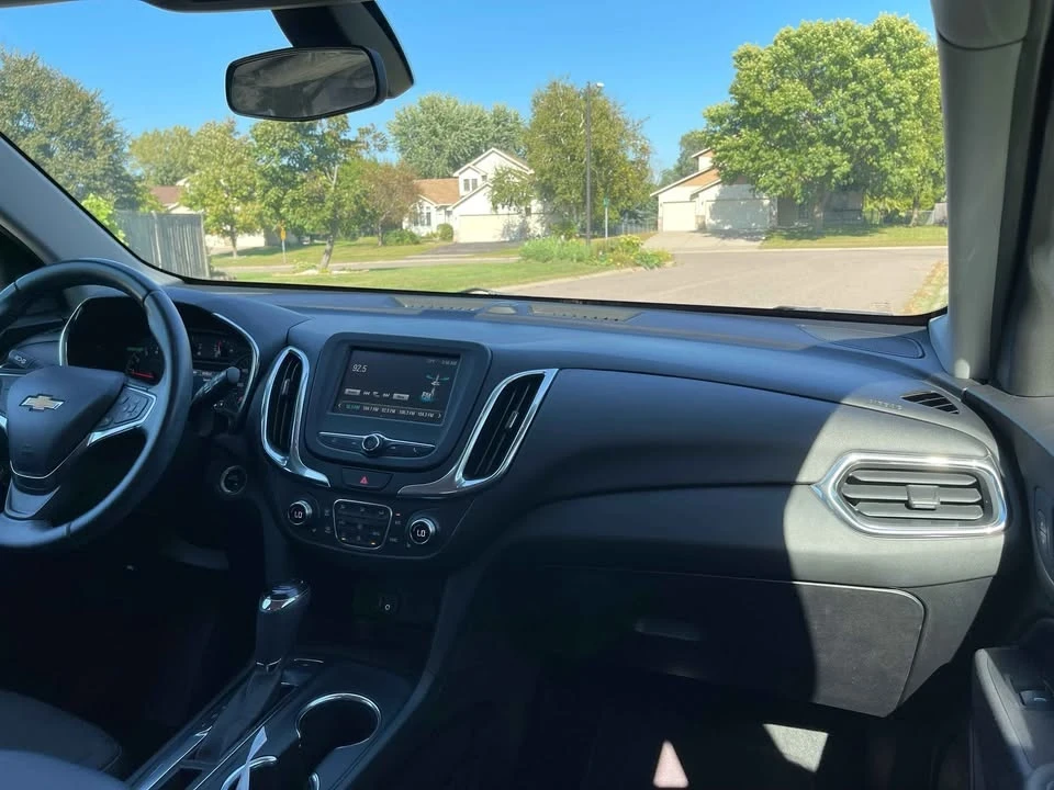 2021 Chevrolet Equinox - Image 10 of 16