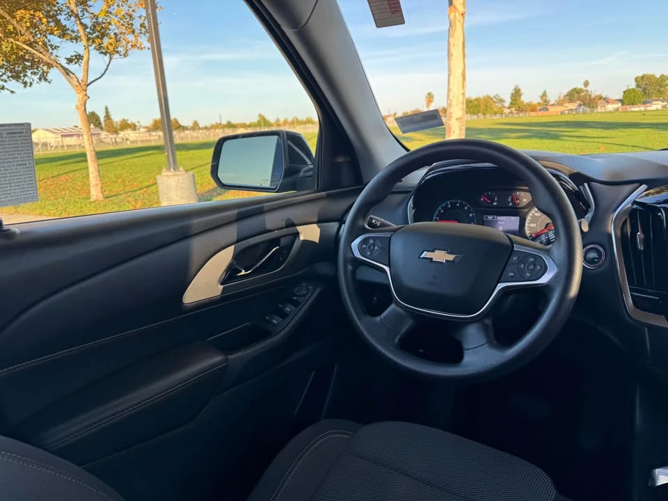 2021 Chevrolet Traverse - Image 16 of 18