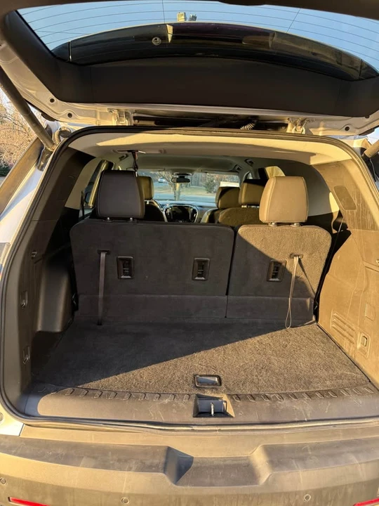 2021 Chevrolet Traverse - Image 15 of 19