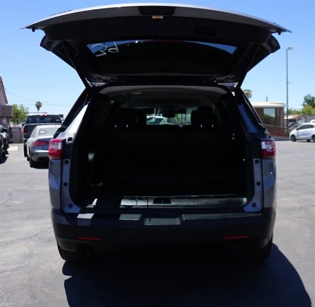 2021 Chevrolet Traverse - Image 11 of 20