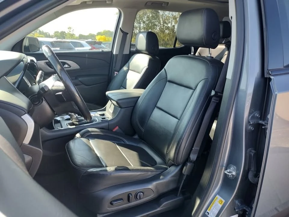2021 Chevrolet Traverse - Image 2 of 18