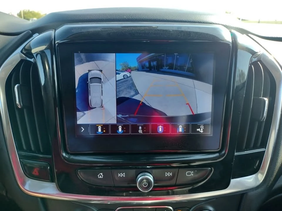 2021 Chevrolet Traverse - Image 4 of 18