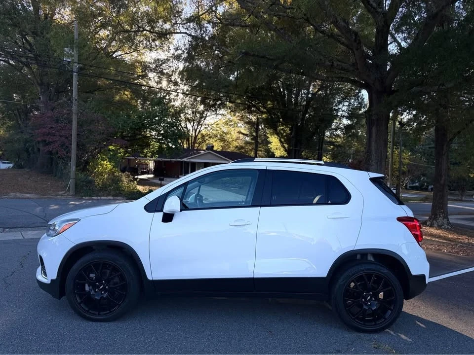 2021 Chevrolet Trax - Image 2 of 13