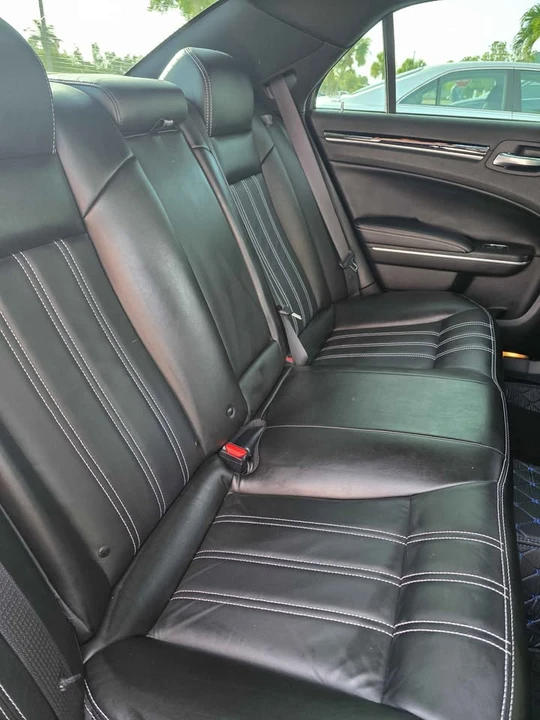 2021 Chrysler 300 (2005-2023) - Image 10 of 16