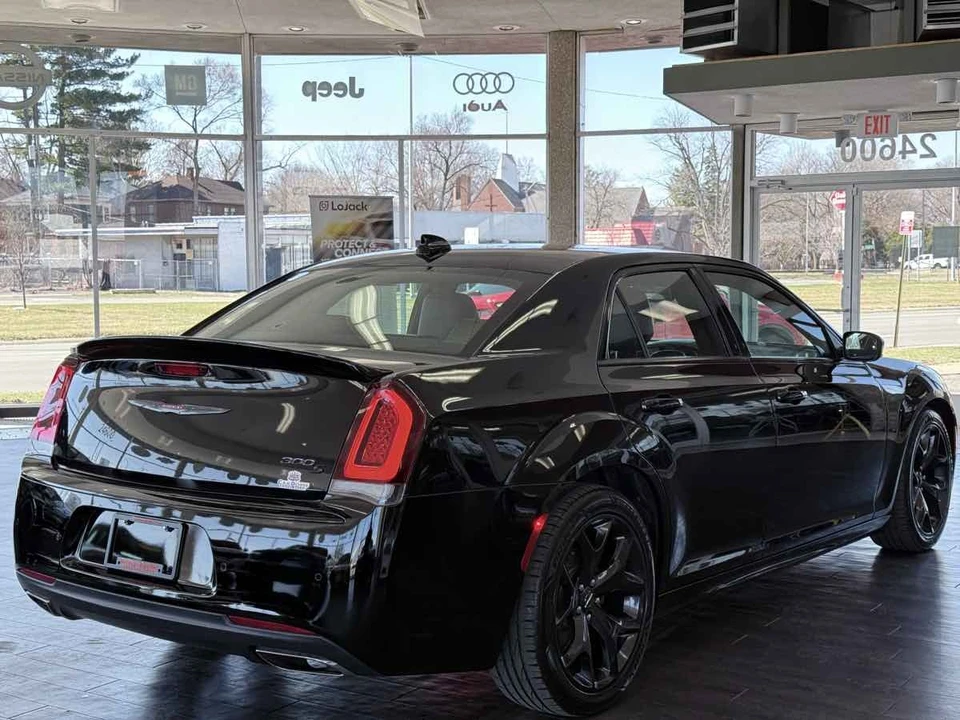 2021 Chrysler 300 (2005-2023) - Image 12 of 21