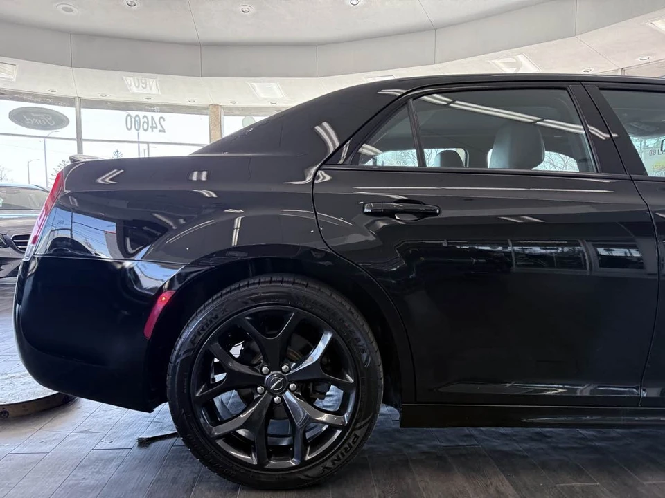 2021 Chrysler 300 (2005-2023) - Image 9 of 21