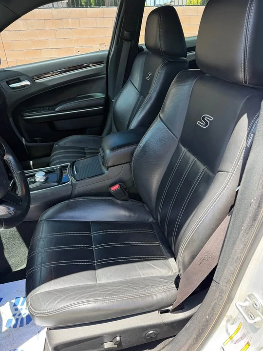 2021 Chrysler 300 (2005-2023) - Image 13 of 14