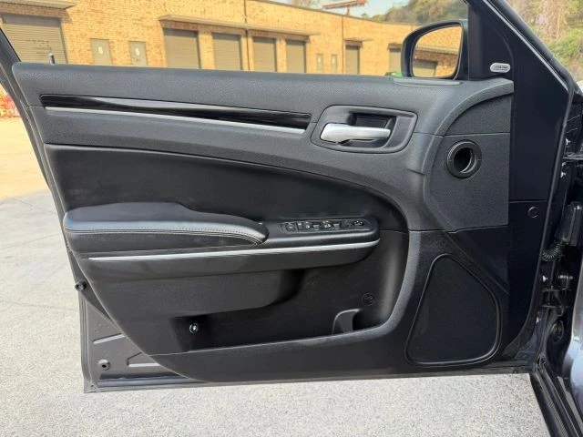 2021 Chrysler 300 (2005-2023) - Image 17 of 21