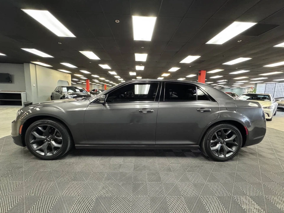 2021 Chrysler 300 (2005-2023) - Image 8 of 12