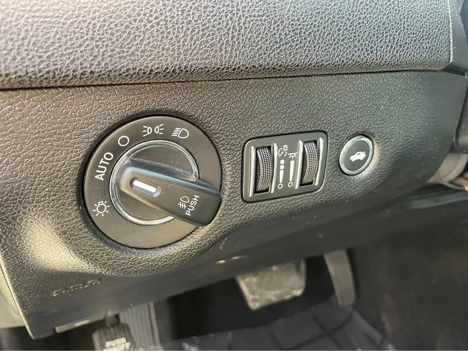 2021 Chrysler 300 (2005-2023) - Image 8 of 11
