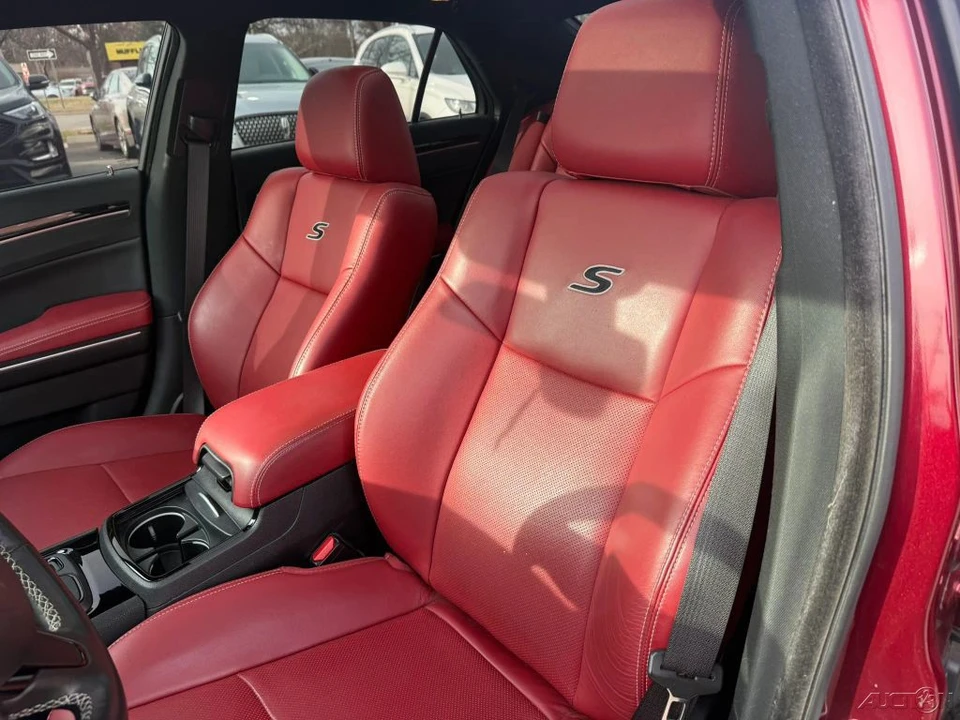 2021 Chrysler 300 (2005-2023) - Image 16 of 21