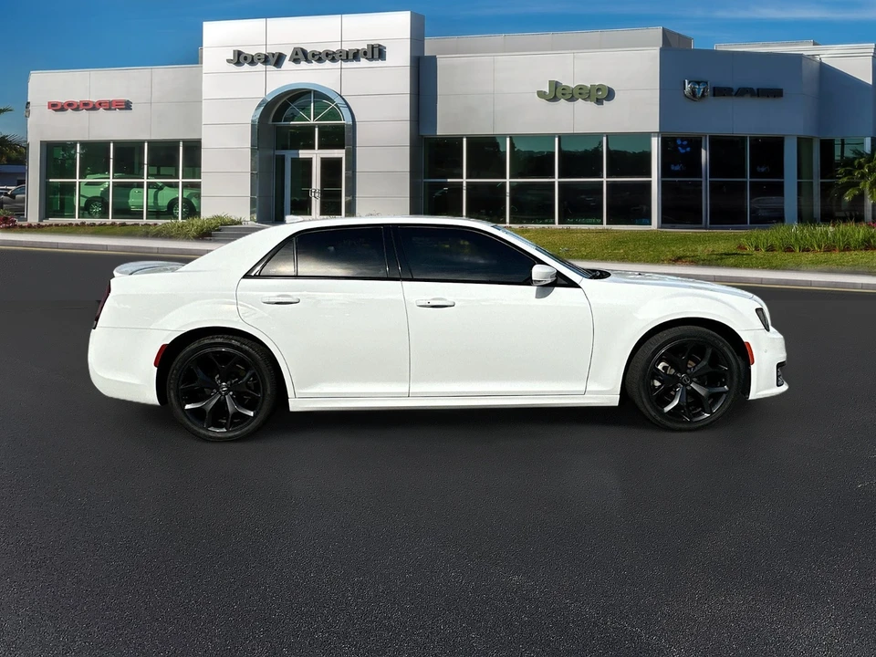 2021 Chrysler 300 (2005-2023) - Image 9 of 21