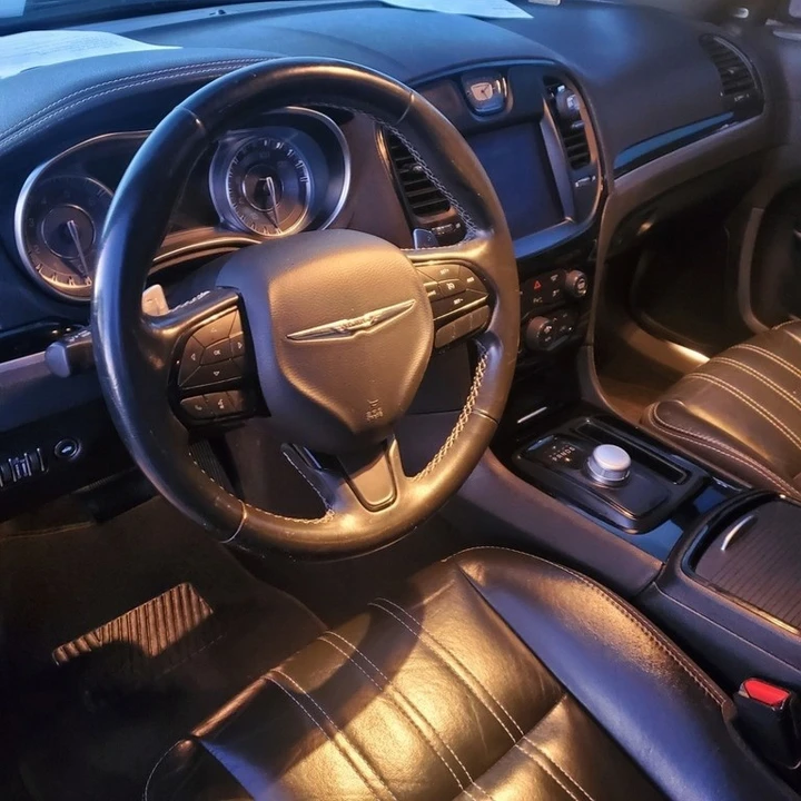 2021 Chrysler 300 (2005-2023) - Image 5 of 12