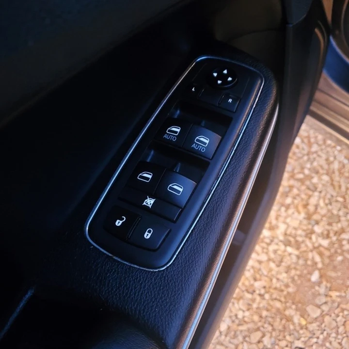 2021 Chrysler 300 (2005-2023) - Image 11 of 12