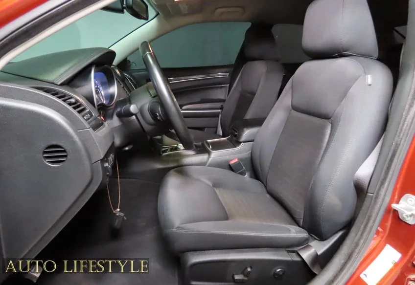 2021 Chrysler 300 (2005-2023) - Image 26 of 31