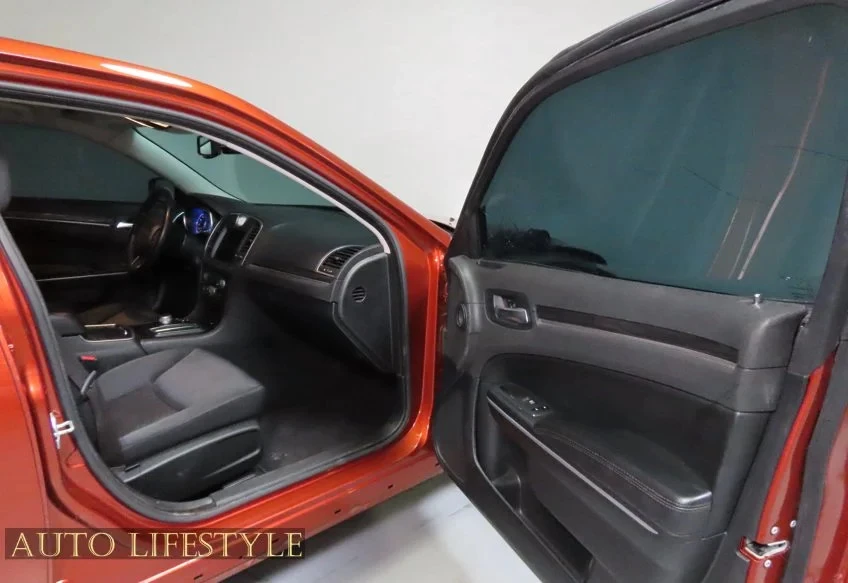 2021 Chrysler 300 (2005-2023) - Image 19 of 31
