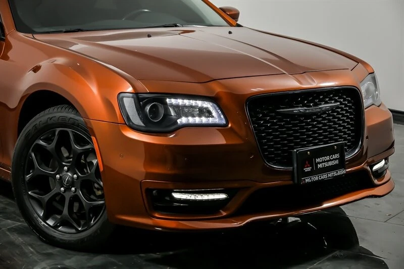 2021 Chrysler 300 (2005-2023) - Image 2 of 21
