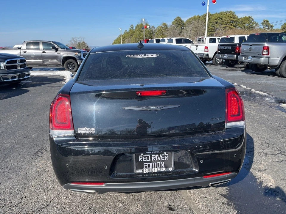 2021 Chrysler 300 (2005-2023) - Image 6 of 12