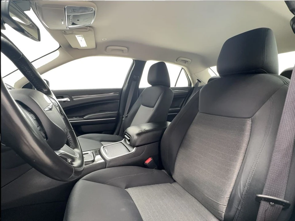 2021 Chrysler 300 (2005-2023) - Image 19 of 21