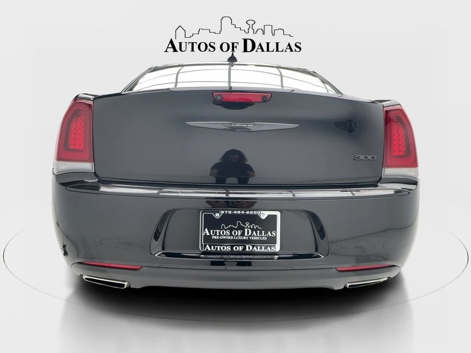 2021 Chrysler 300 (2005-2023) - Image 10 of 21