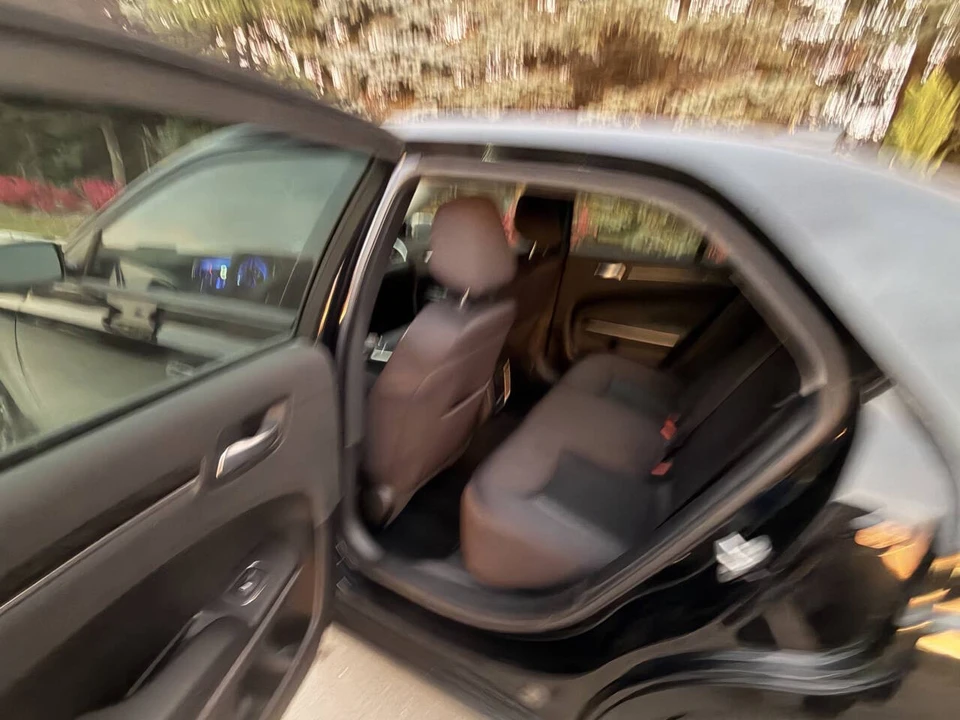 2021 Chrysler 300 (2005-2023) - Image 10 of 19